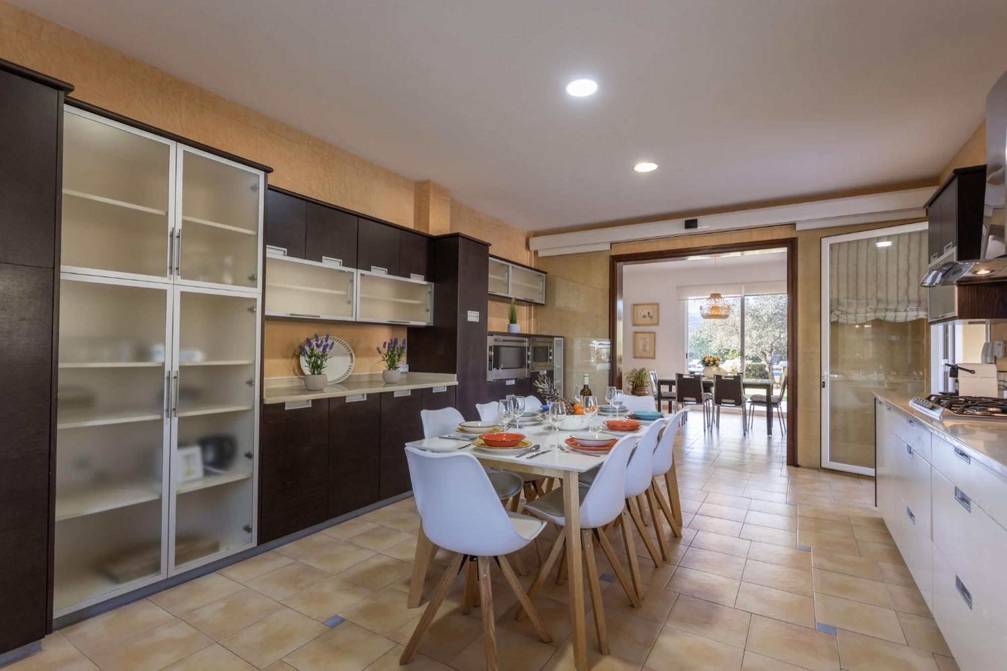 Mateu Villa *